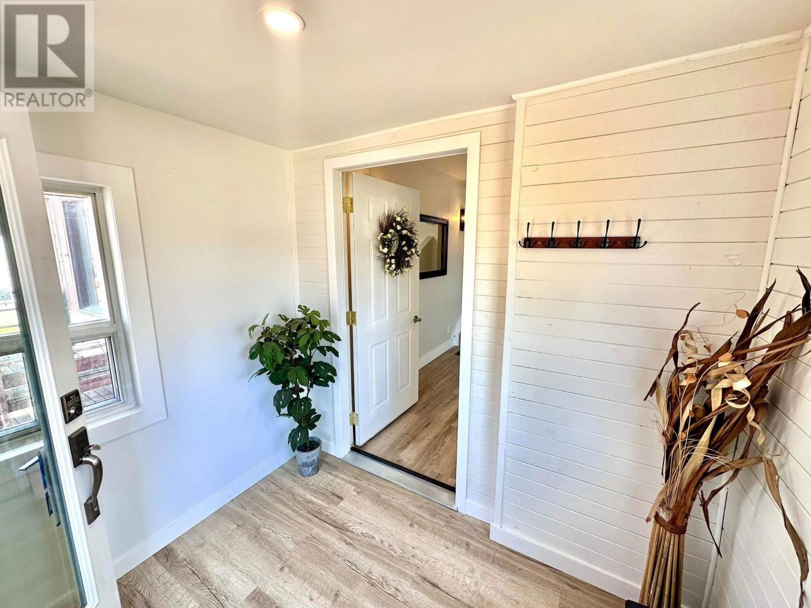 758 Harkness St Thunder Bay, Ontario