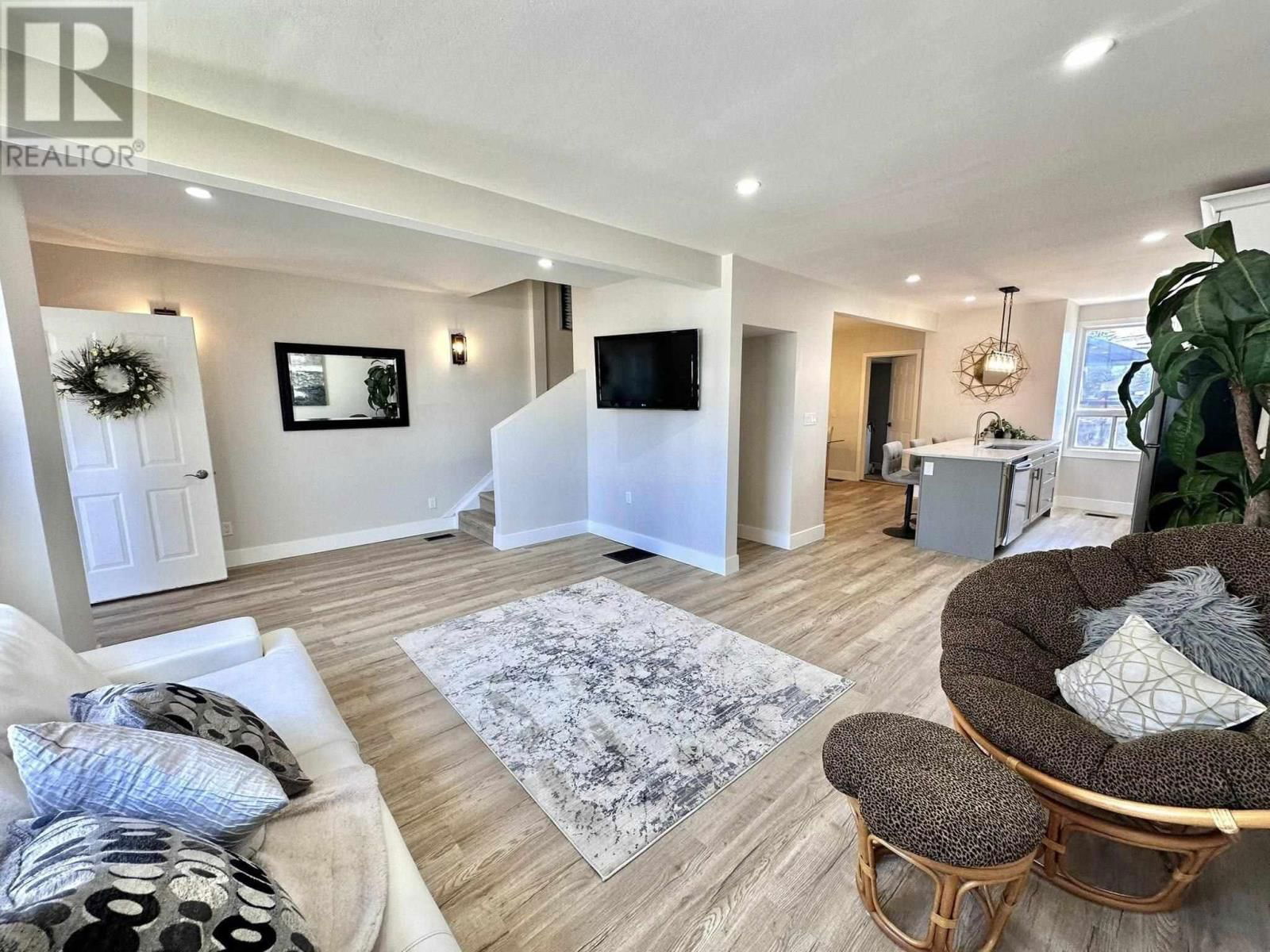 758 Harkness St Thunder Bay, Ontario