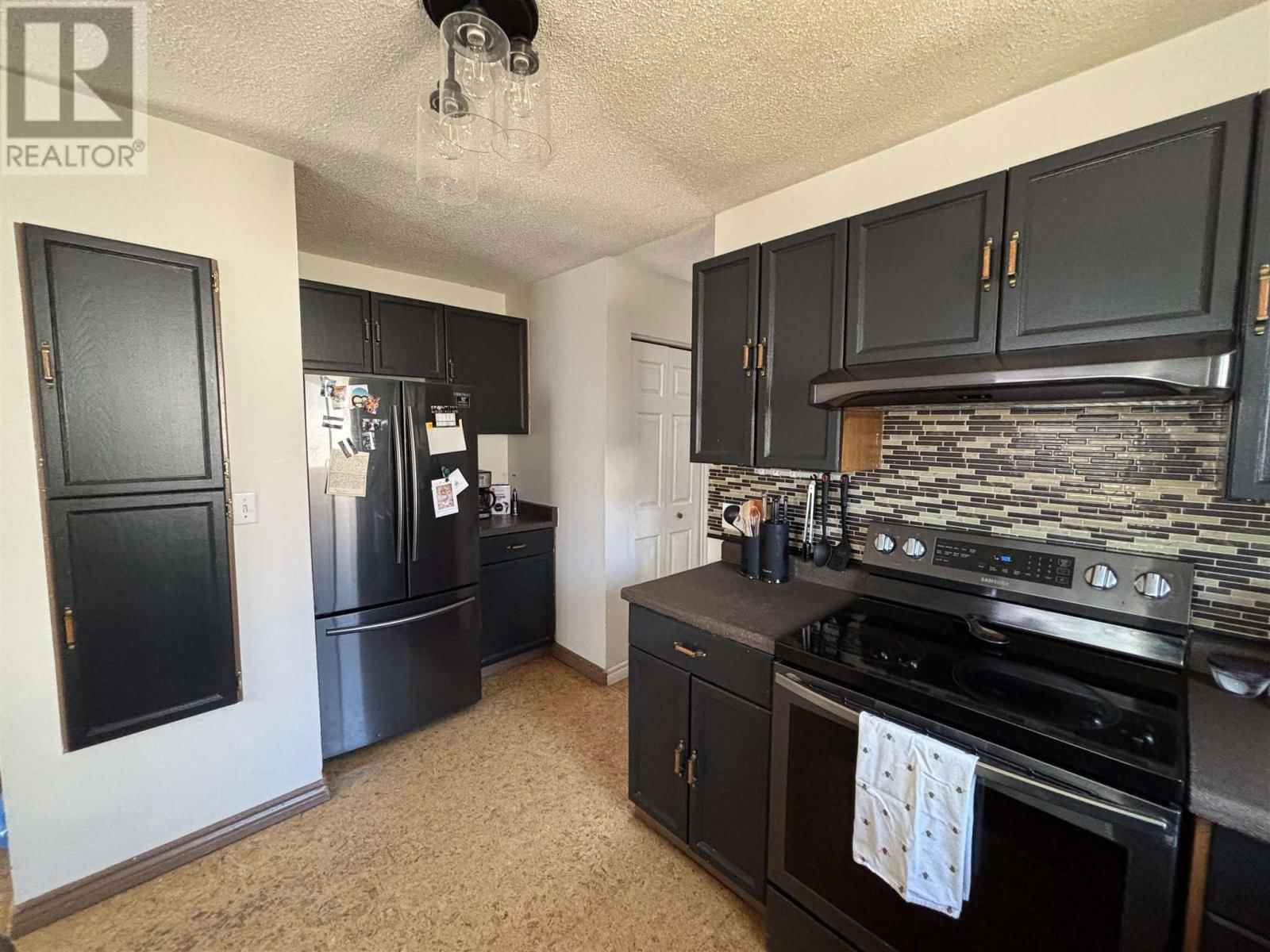 55 JACKSON CRES Image 12
