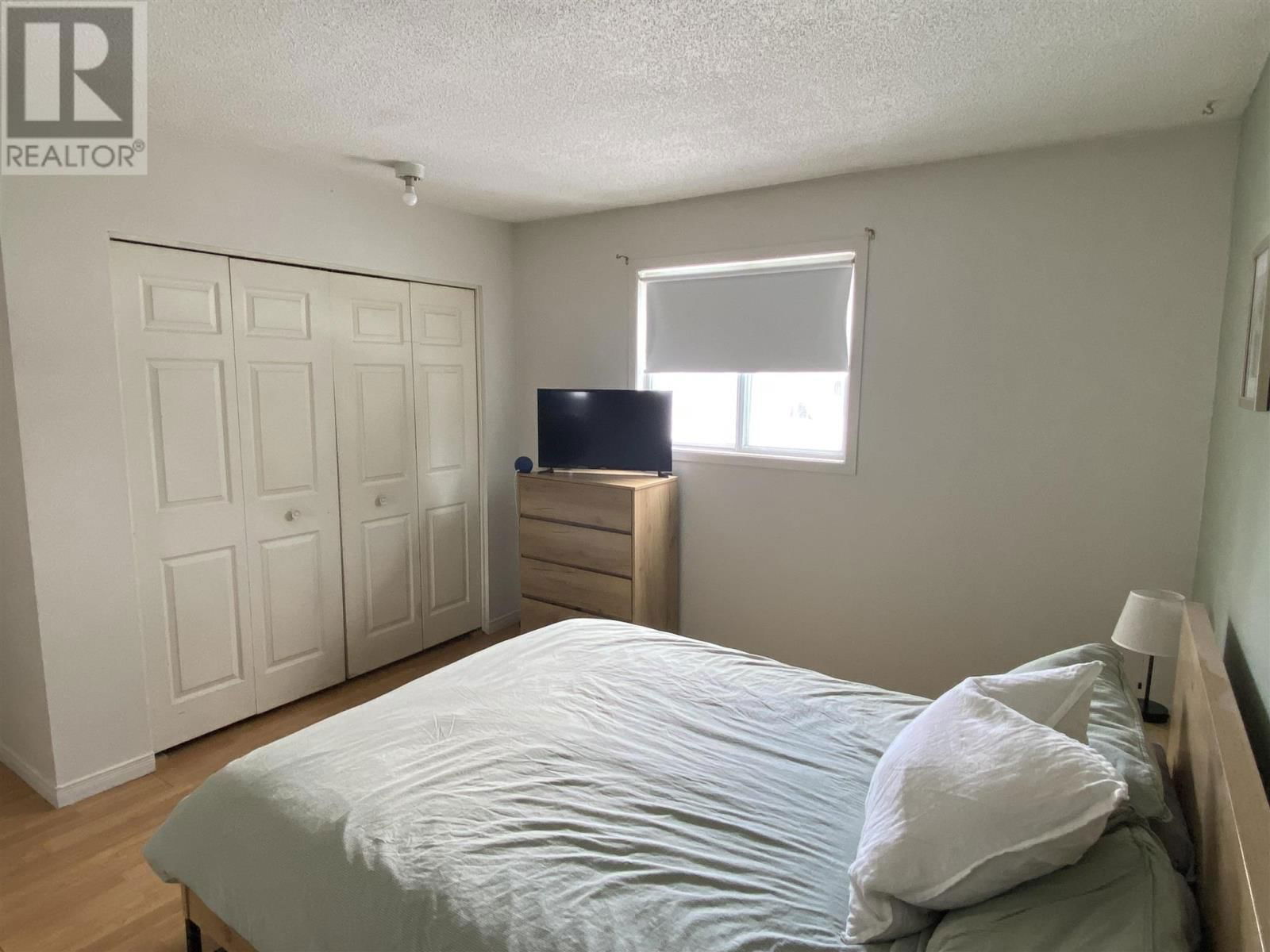 55 JACKSON CRES Image 15