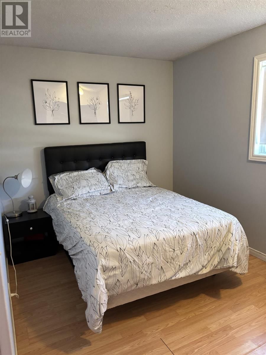 55 JACKSON CRES Image 21