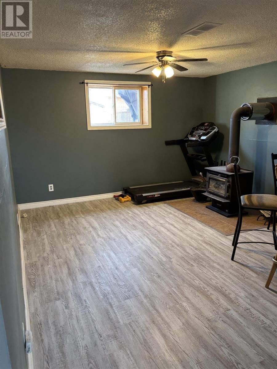 55 JACKSON CRES Image 24
