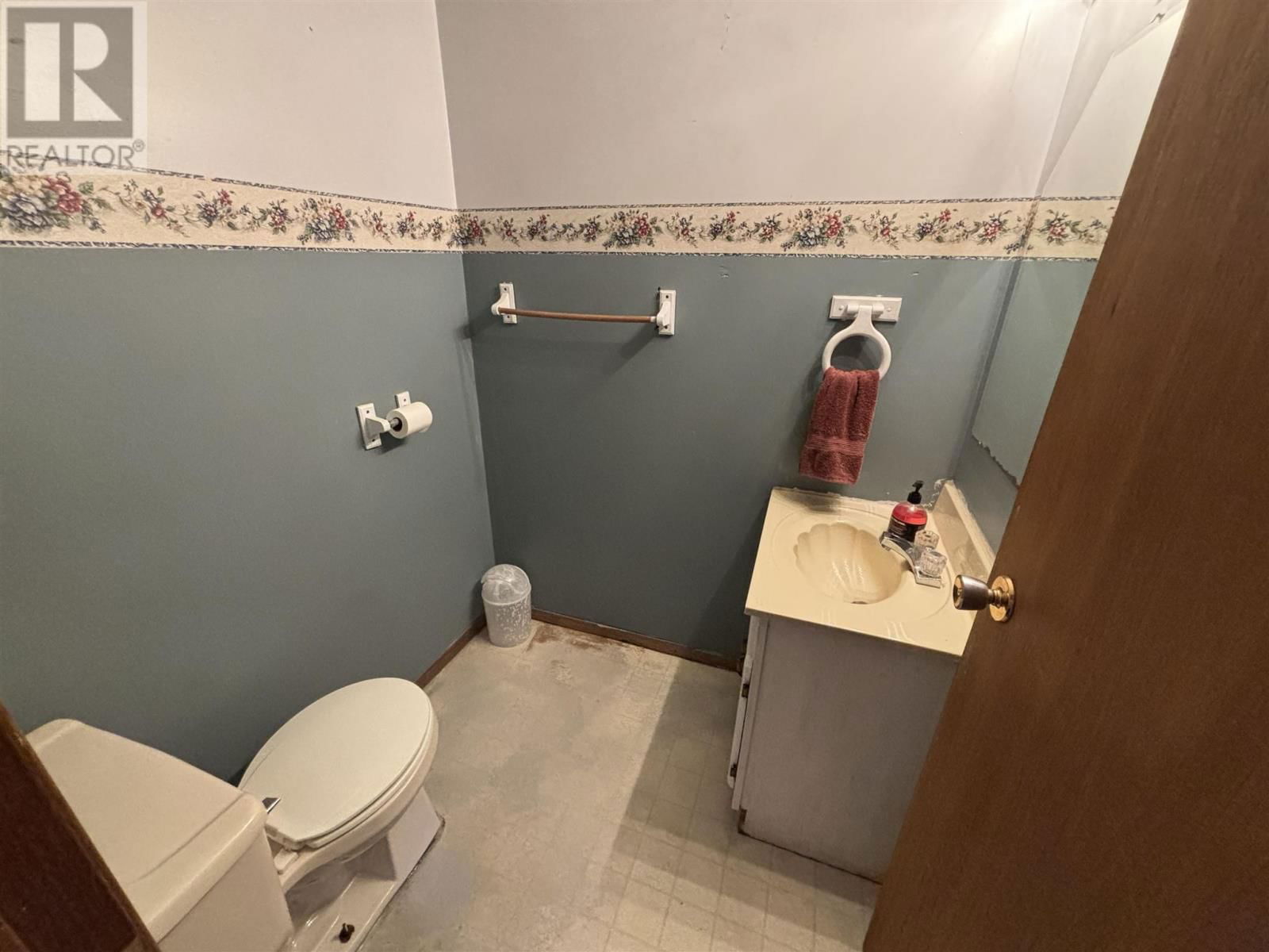 55 JACKSON CRES Image 31