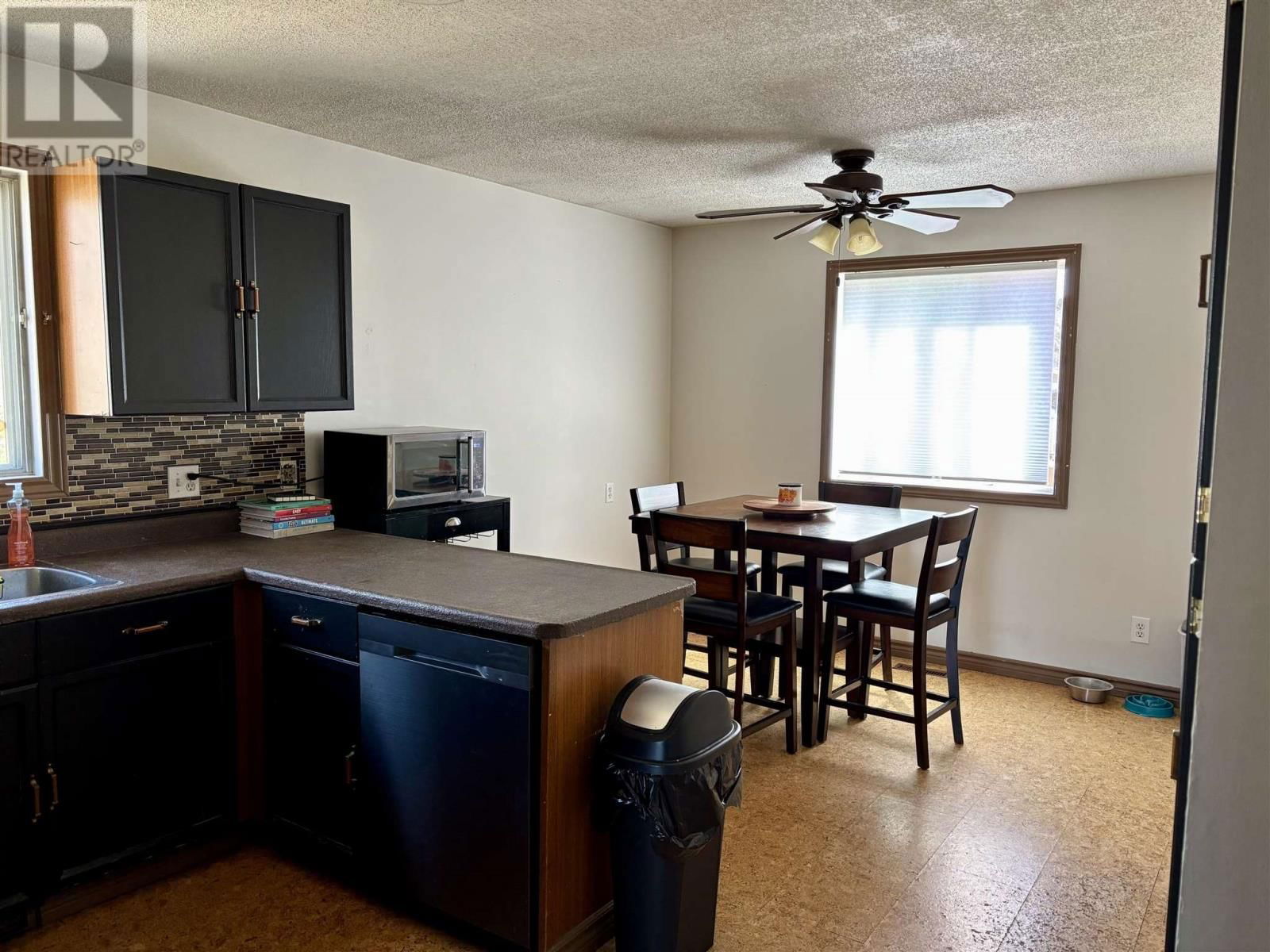 55 JACKSON CRES Image 9