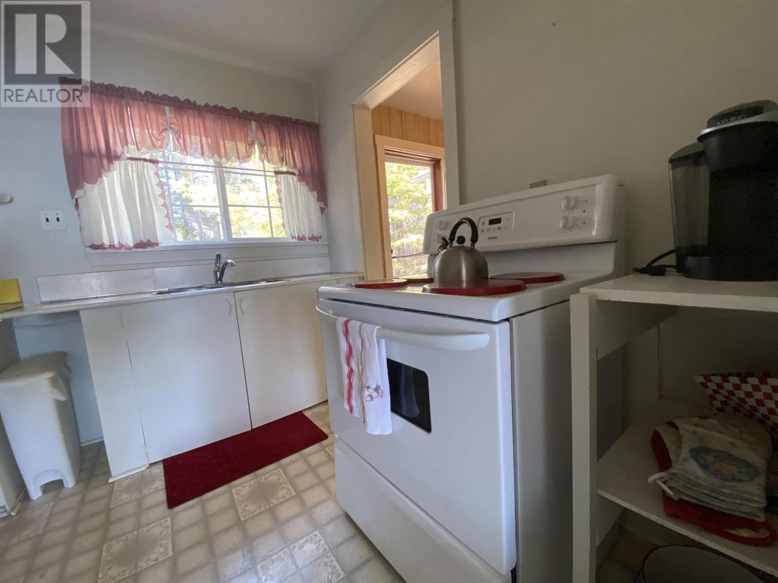 21 WHITE PINES RD Image 12