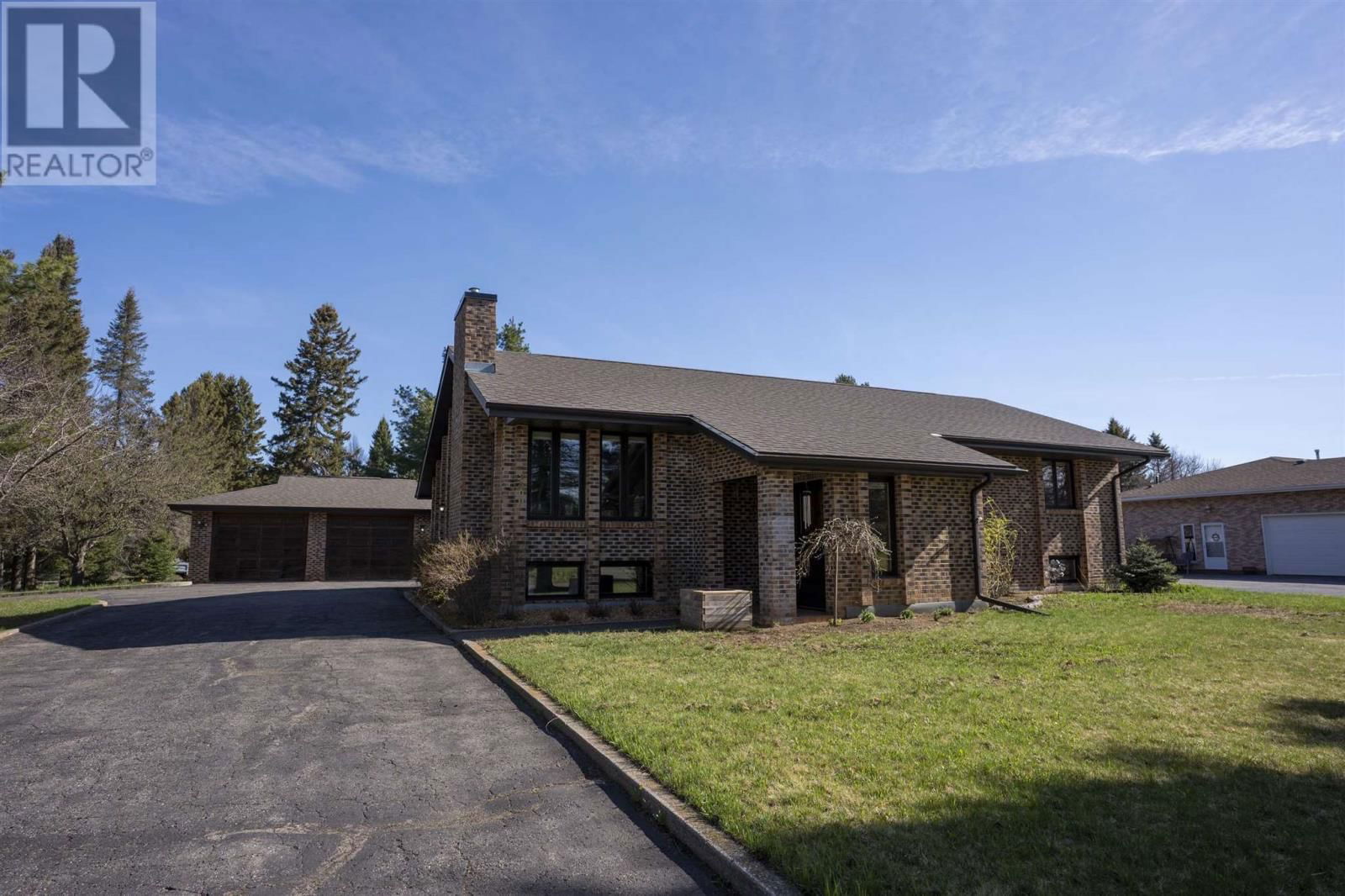 2300 FINCH ST Image 1