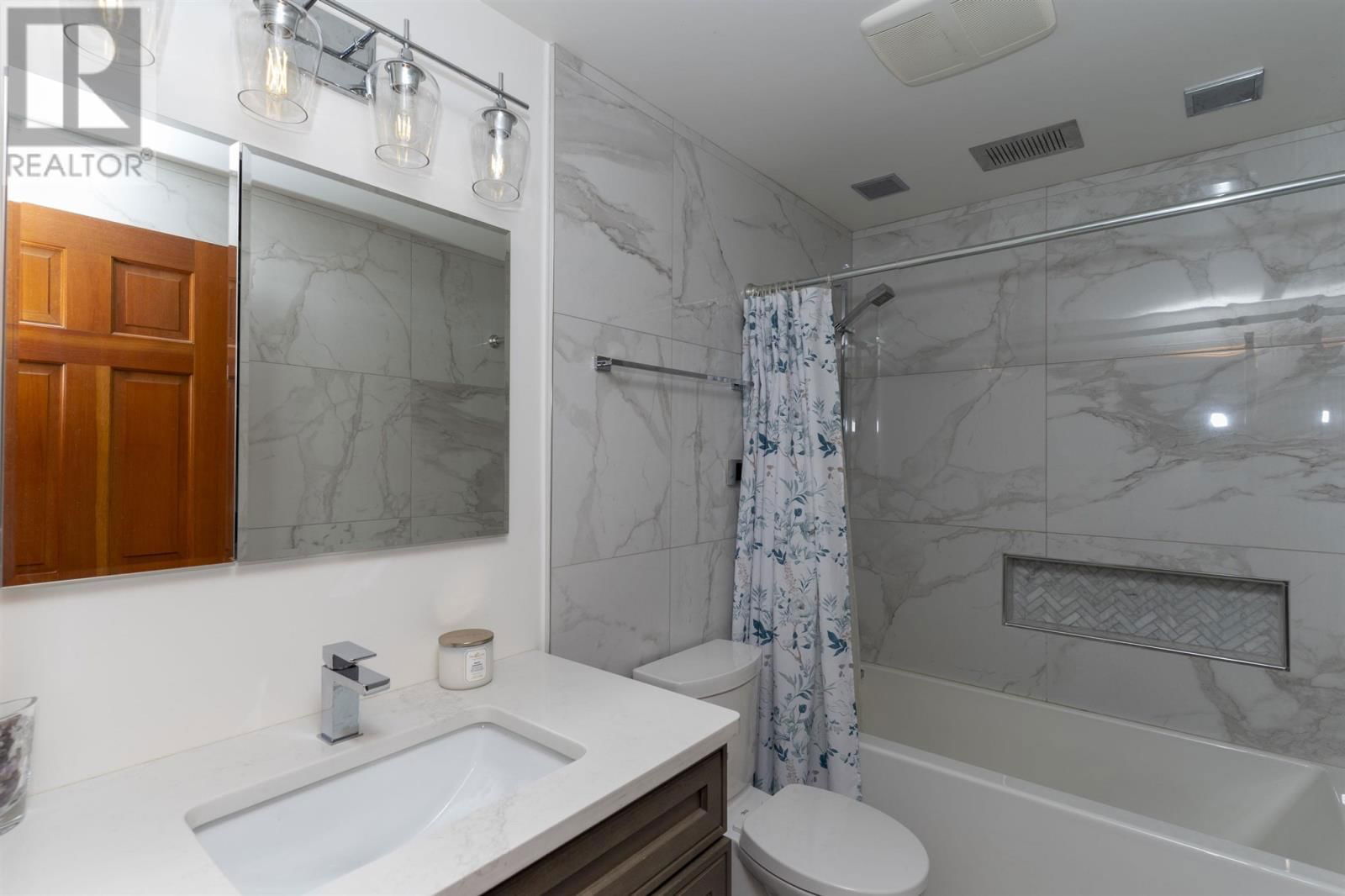 2300 FINCH ST Image 18