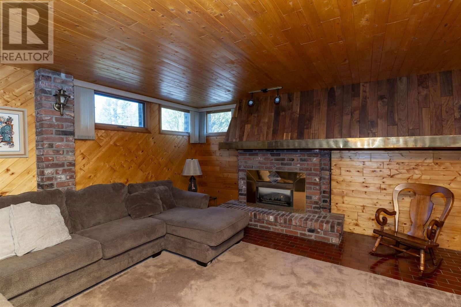 2300 FINCH ST Image 28