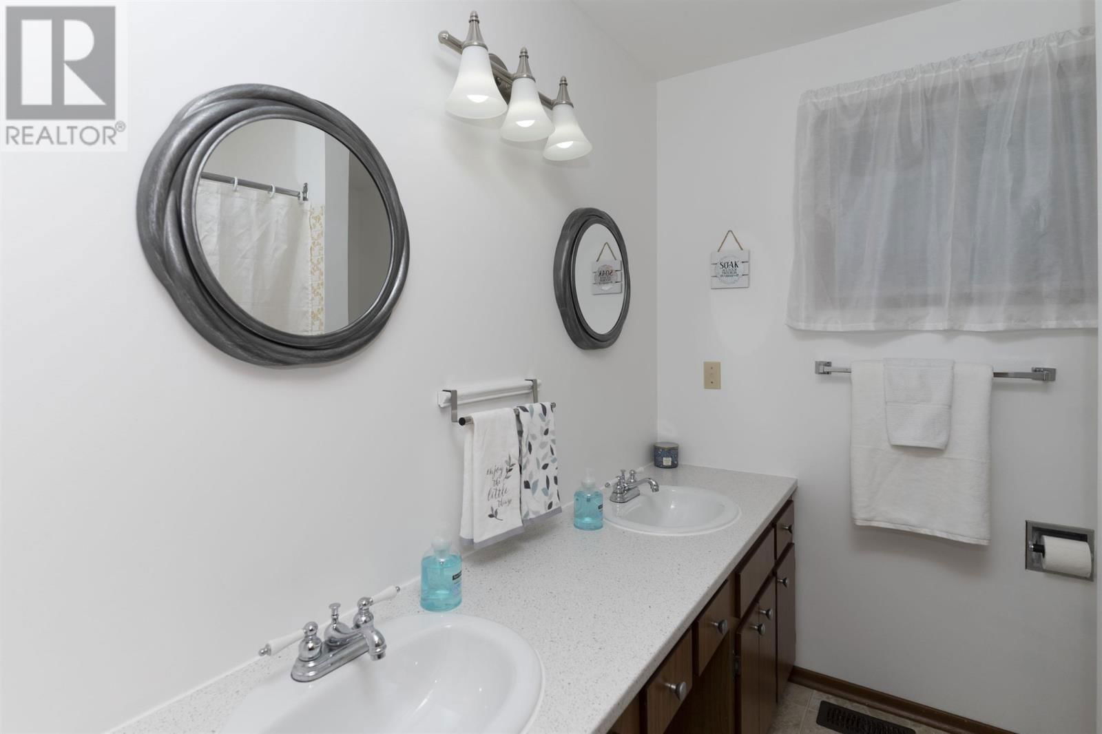 224 ANTEN ST Image 12