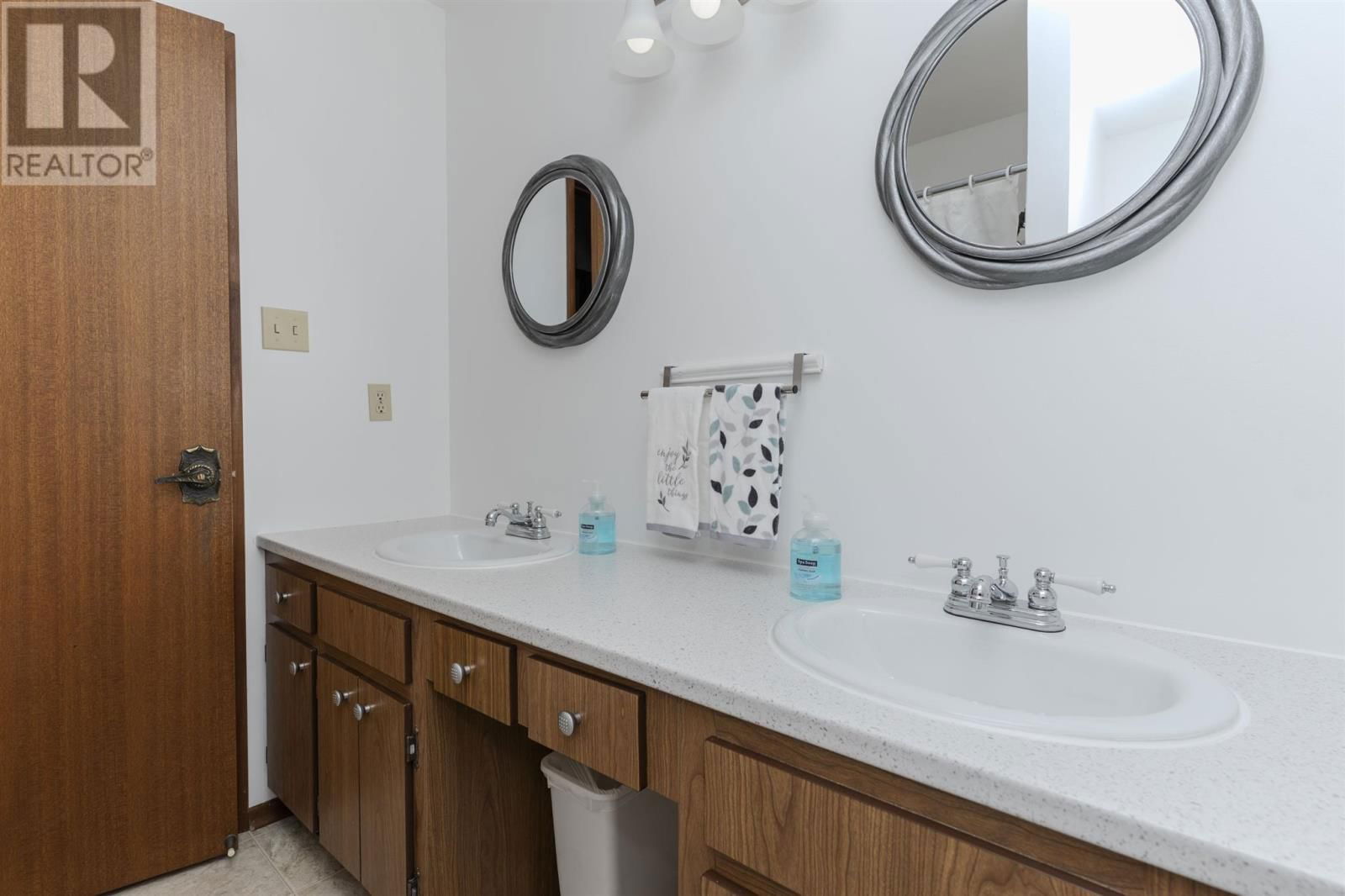 224 ANTEN ST Image 13
