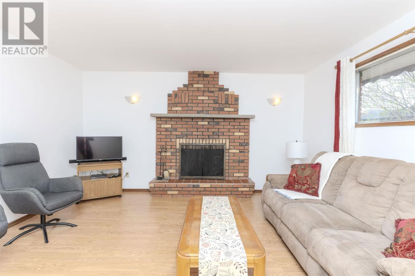224 ANTEN ST Image 14
