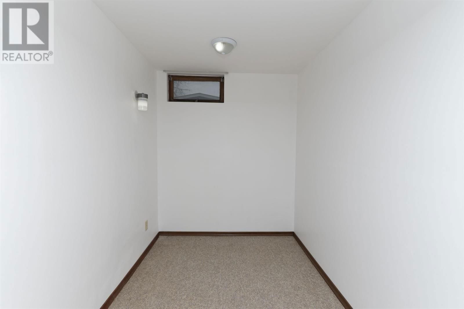 224 ANTEN ST Image 31