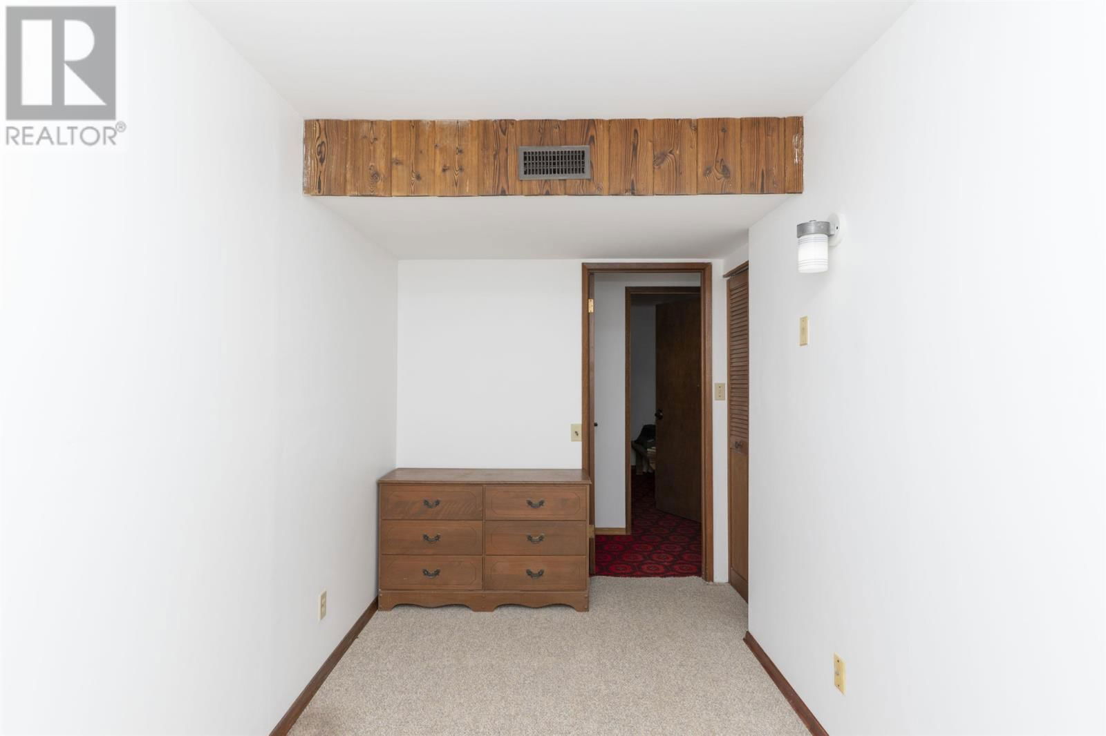 224 ANTEN ST Image 32