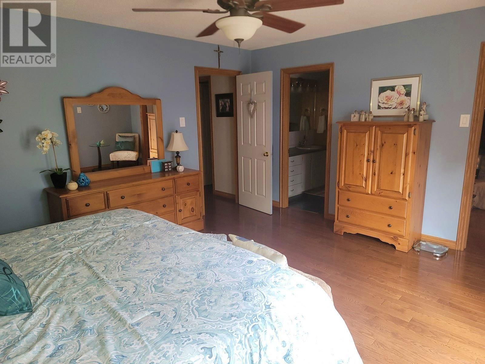 104 CENTENNIAL DR Image 18