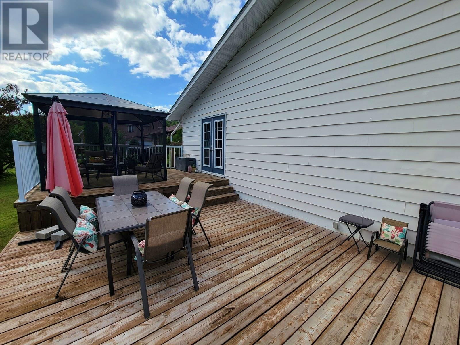104 CENTENNIAL DR Image 25