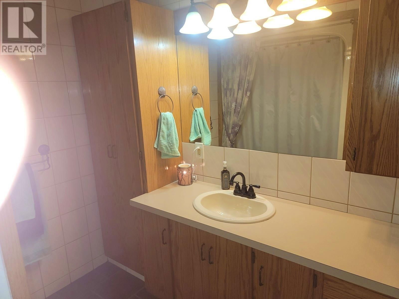 104 CENTENNIAL DR Image 37