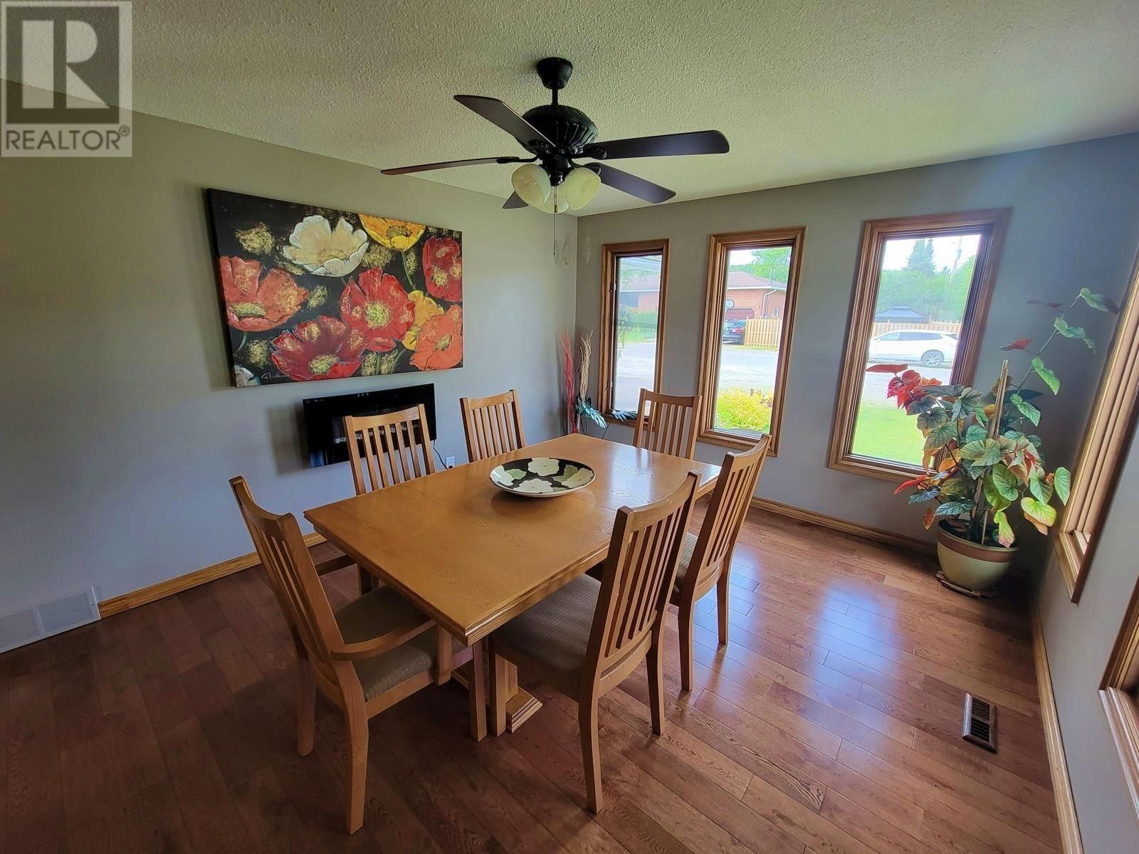 104 CENTENNIAL DR Image 48