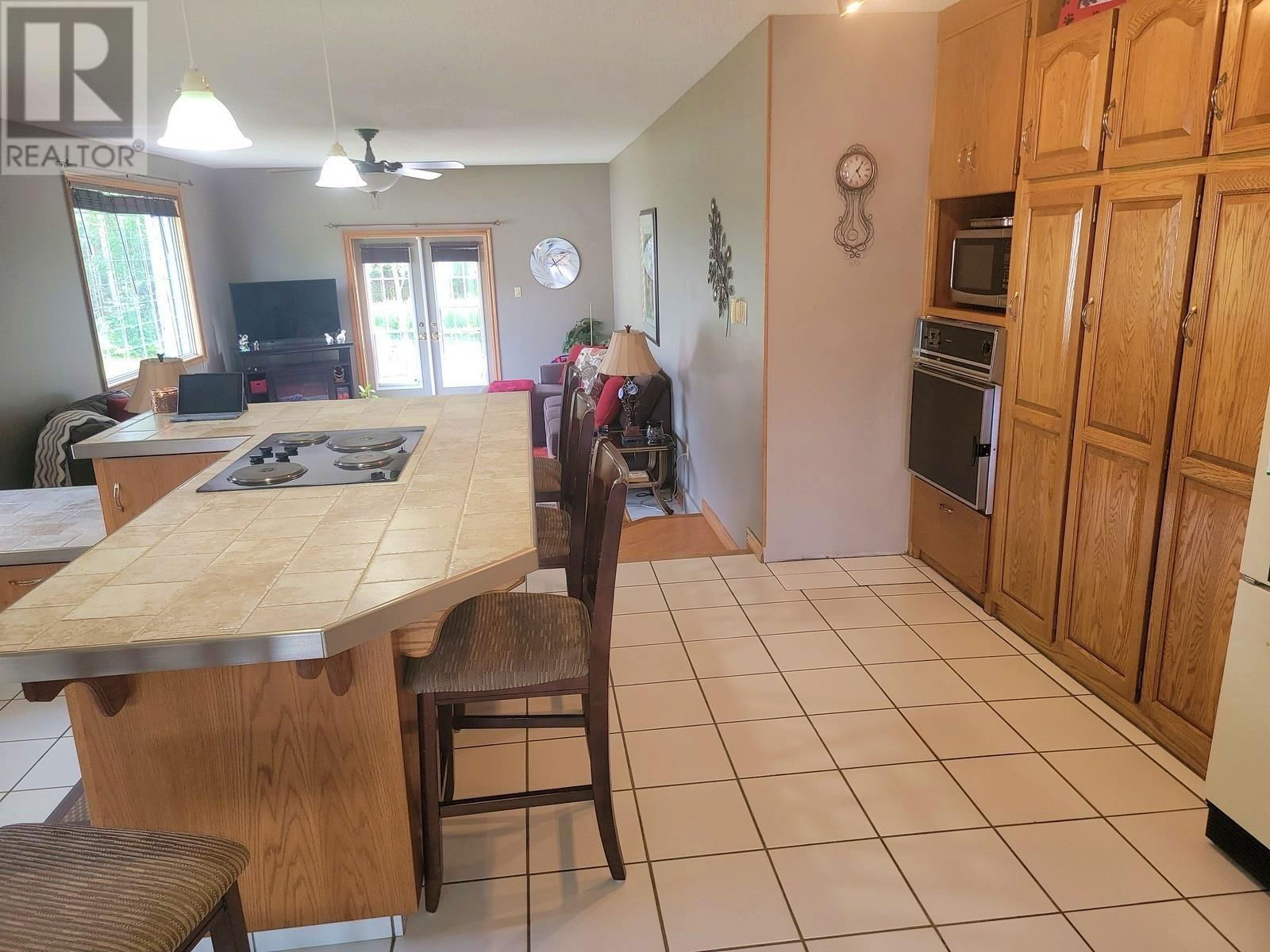 104 CENTENNIAL DR Image 8