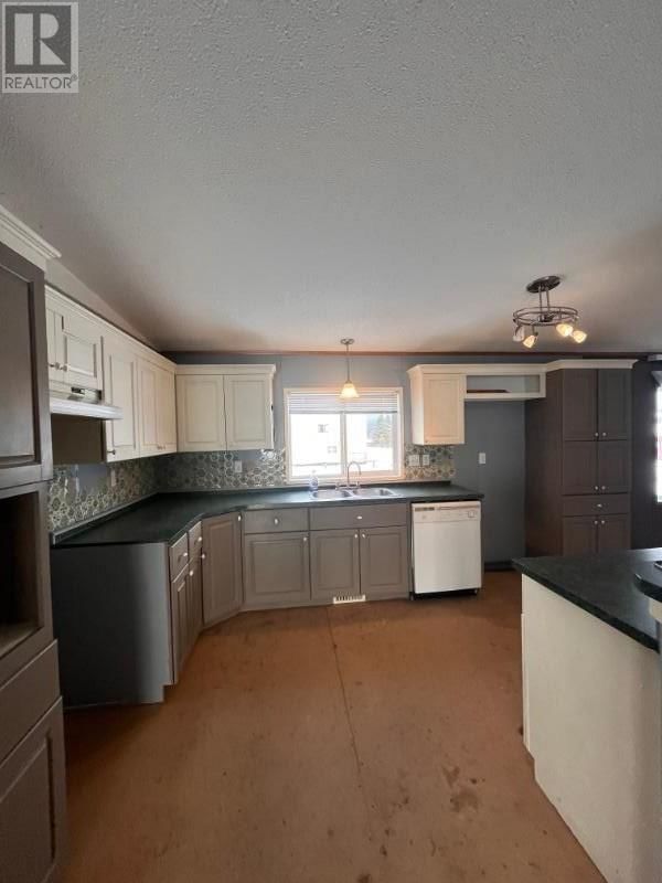 209 ALGOMA ST Image 5