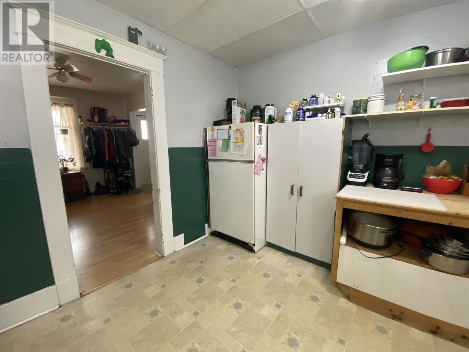 16 JOHNSON AVE Image 12