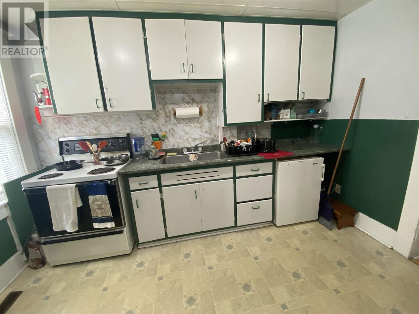 16 JOHNSON AVE Image 13