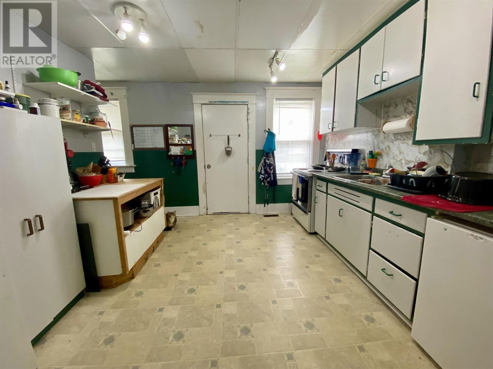 16 JOHNSON AVE Image 15