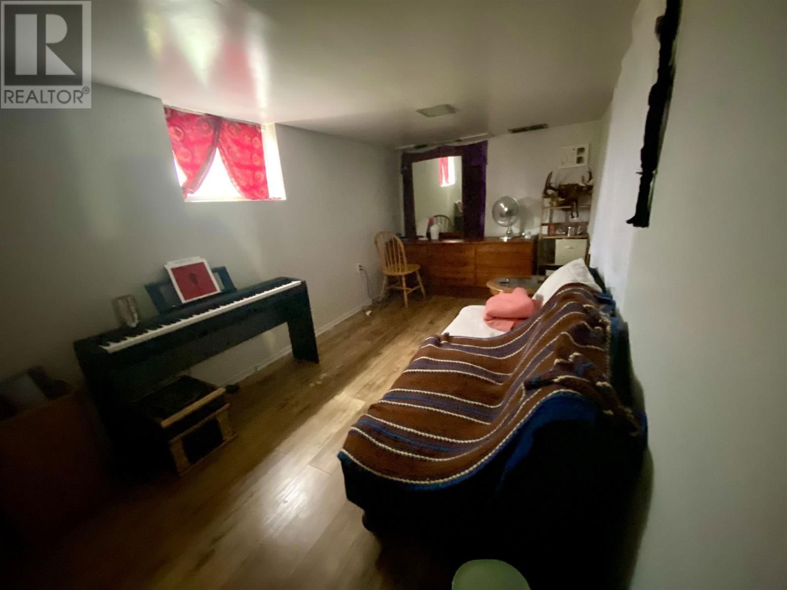 16 JOHNSON AVE Image 21