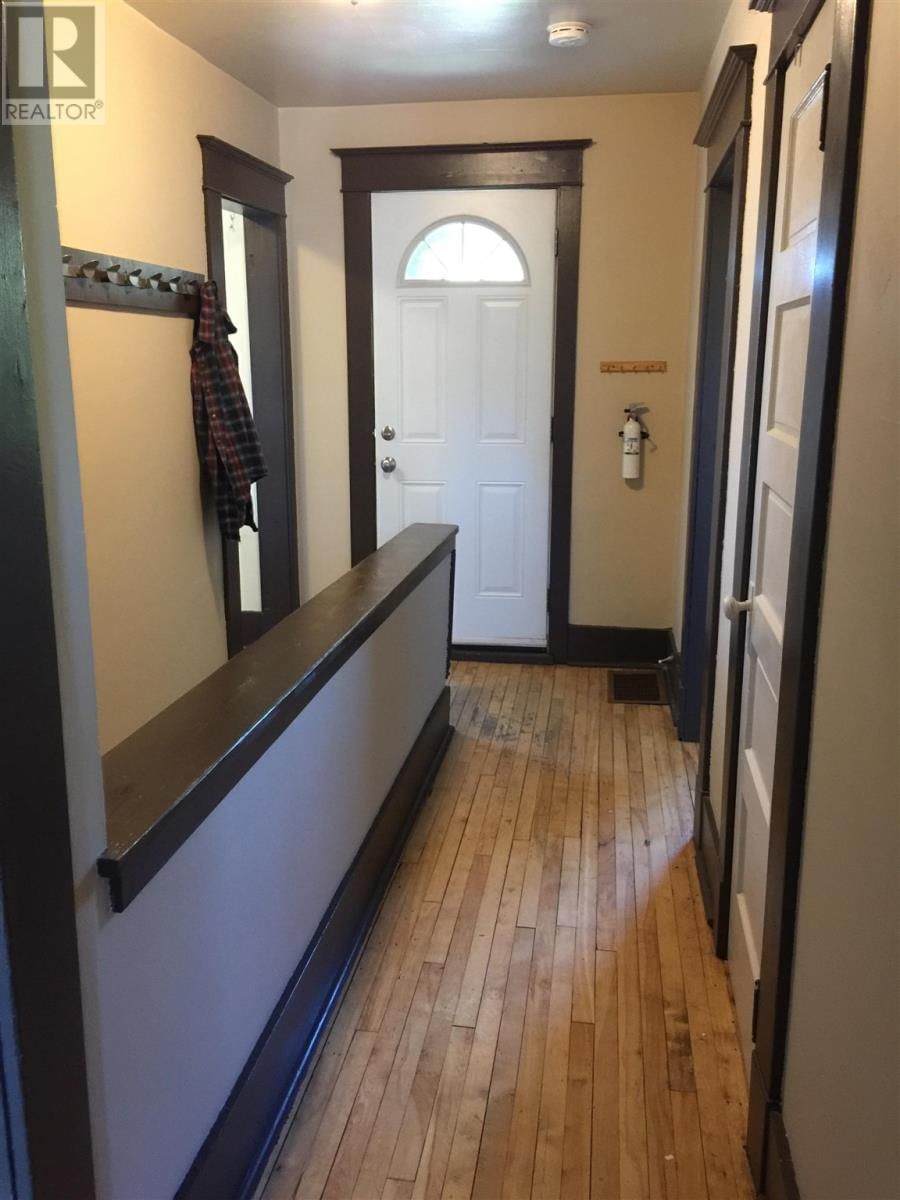 16 JOHNSON AVE Image 28