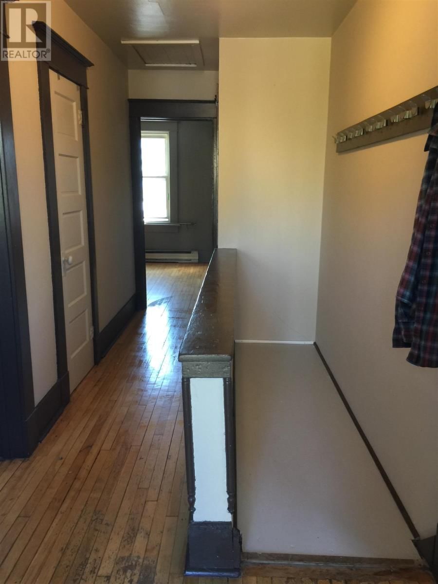 16 JOHNSON AVE Image 29