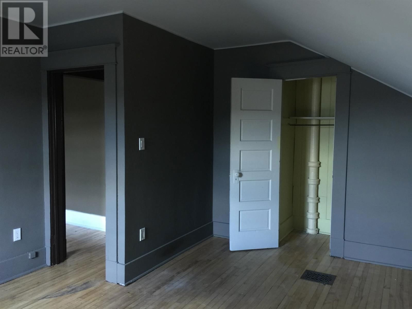 16 JOHNSON AVE Image 34