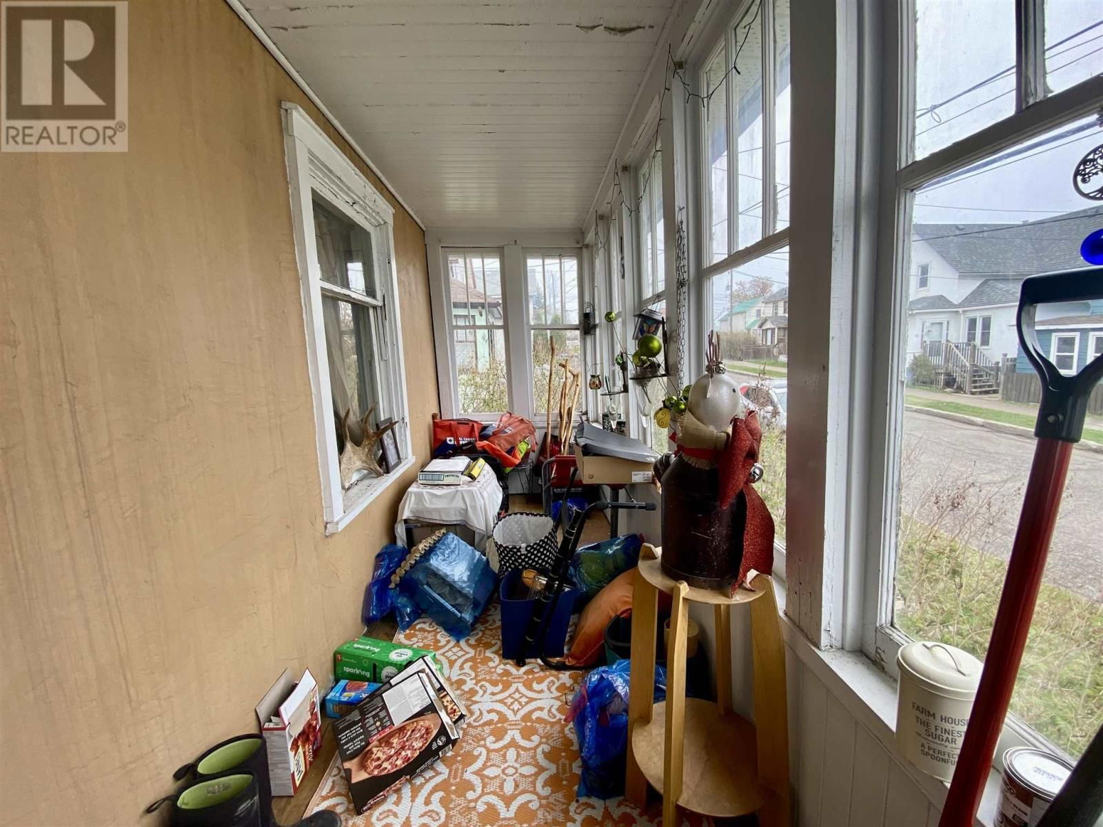 16 JOHNSON AVE Image 4