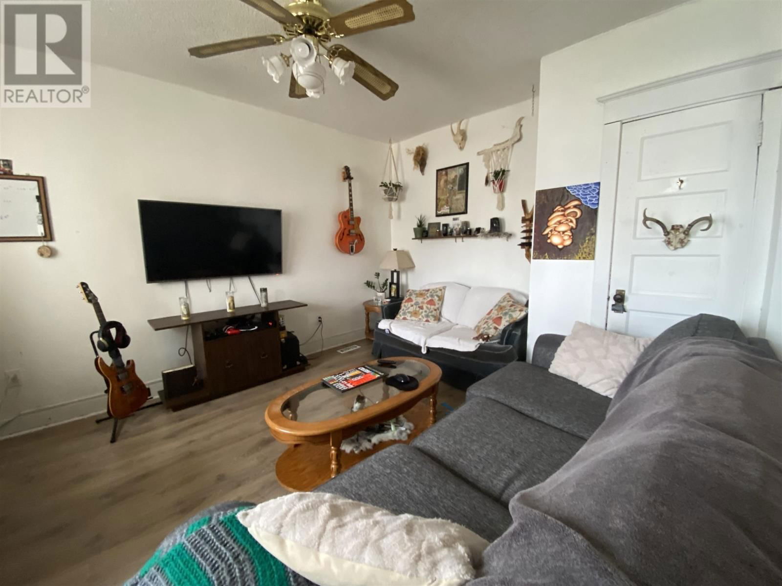 16 JOHNSON AVE Image 7