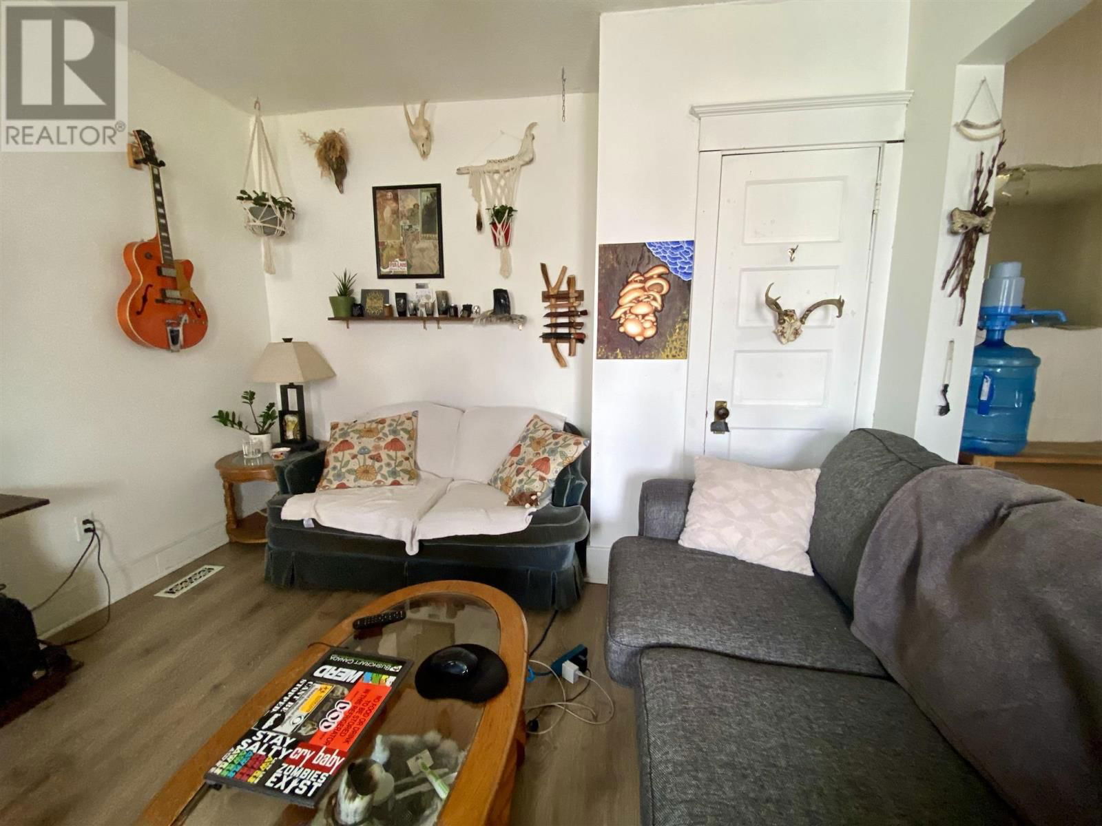 16 JOHNSON AVE Image 8