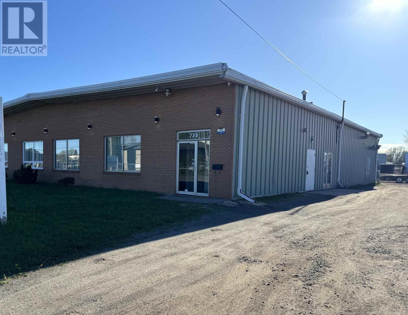 739 HAROLD CRES Image 1