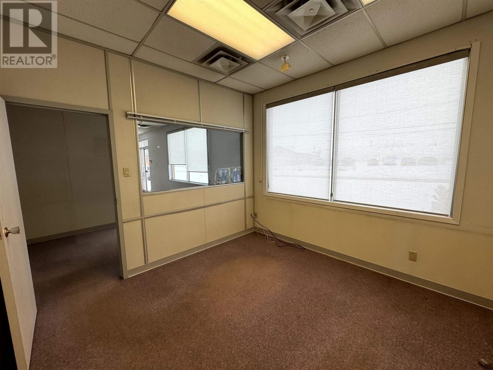 739 HAROLD CRES Image 19