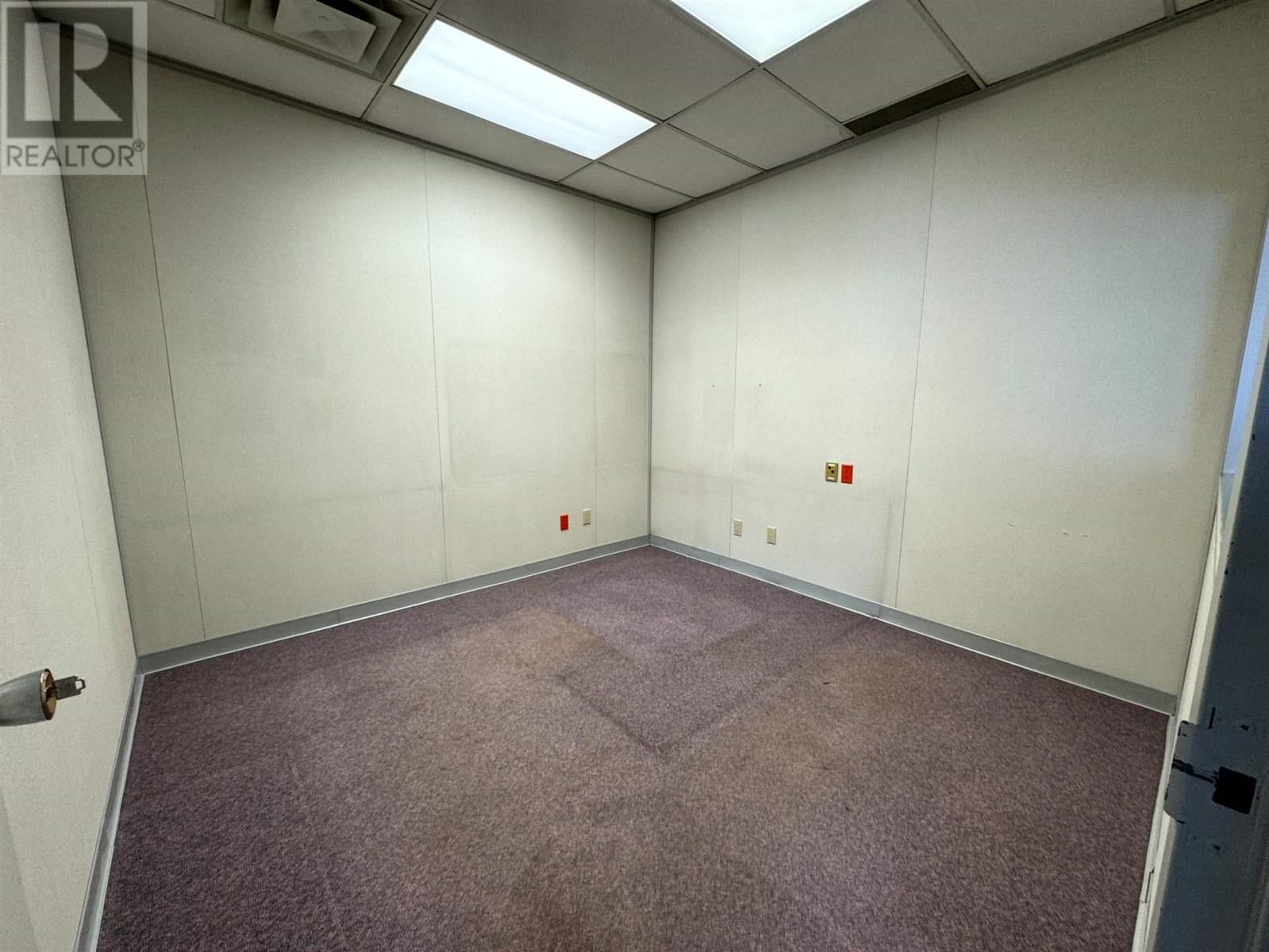739 HAROLD CRES Image 25