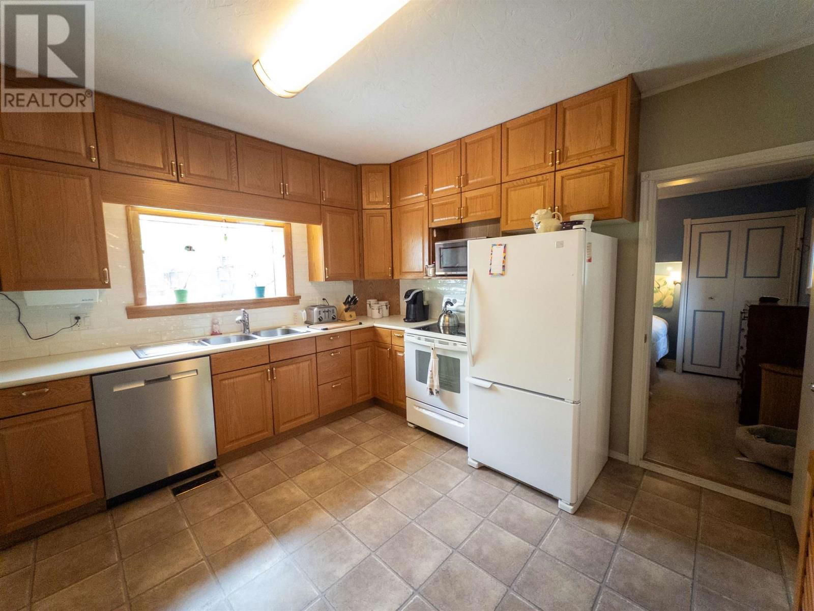 313 MATHESON STREET Image 8