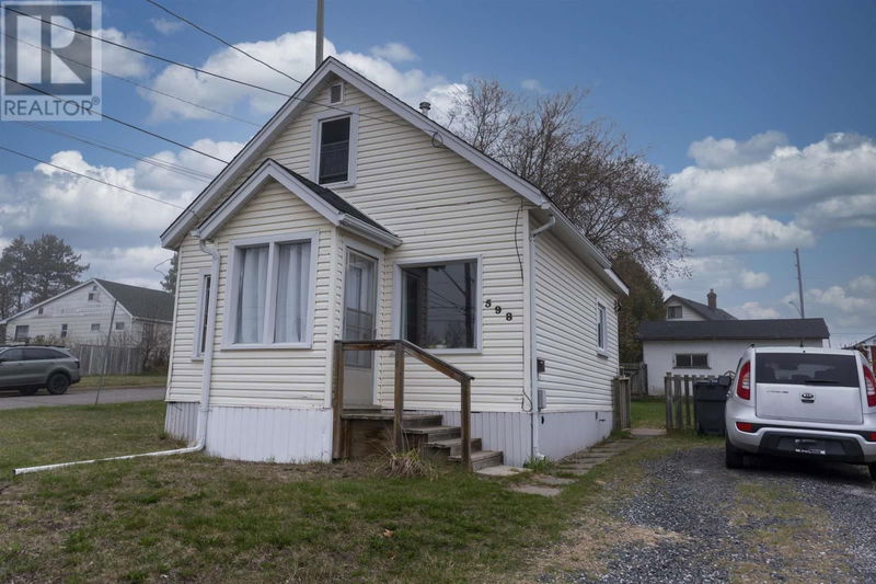 598 Montgomery St Thunder Bay, Ontario