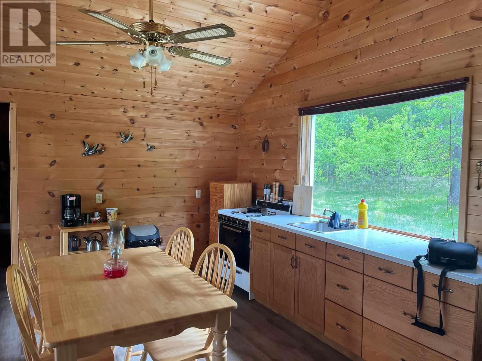 2747 MOORE BAY Image 5