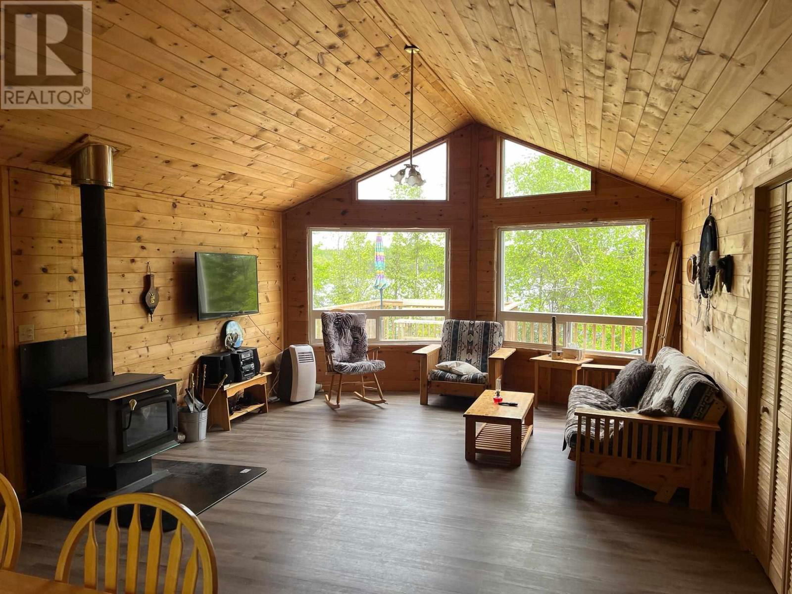 2747 MOORE BAY Image 6