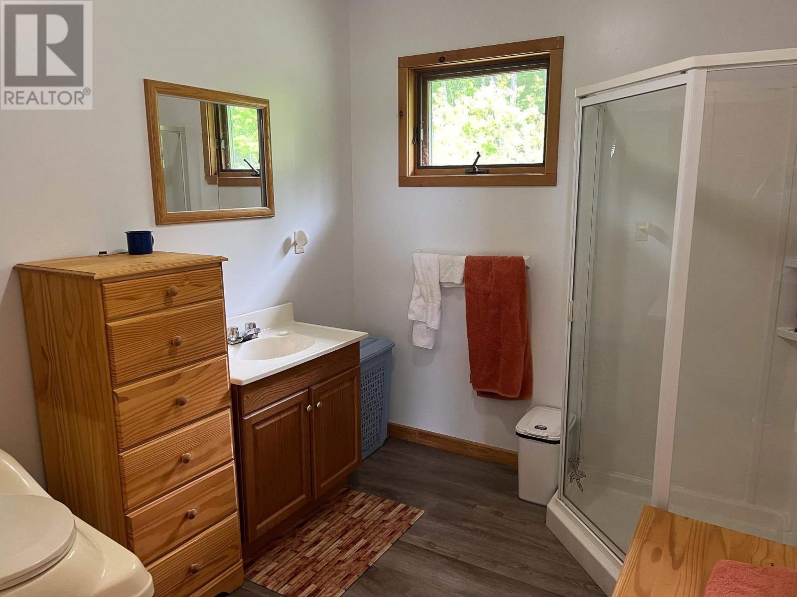 2747 MOORE BAY Image 9