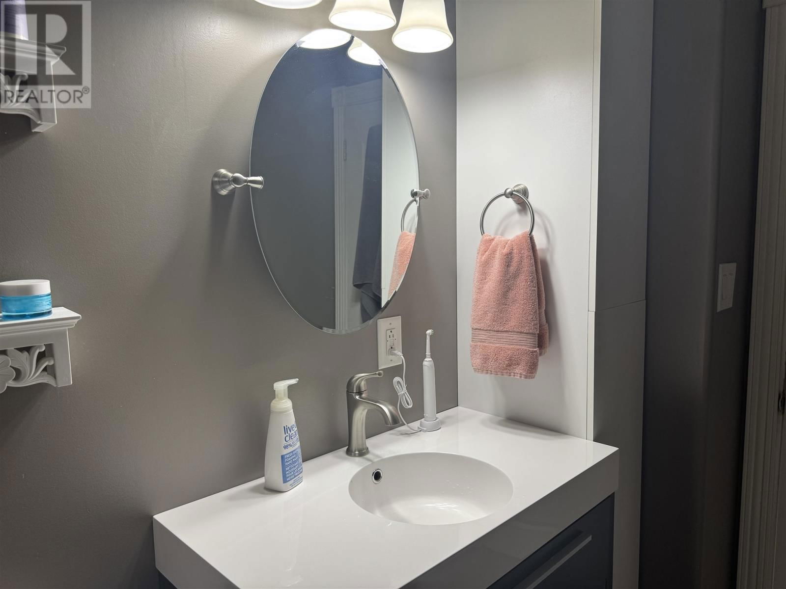 14 FLICKER AVE Image 16