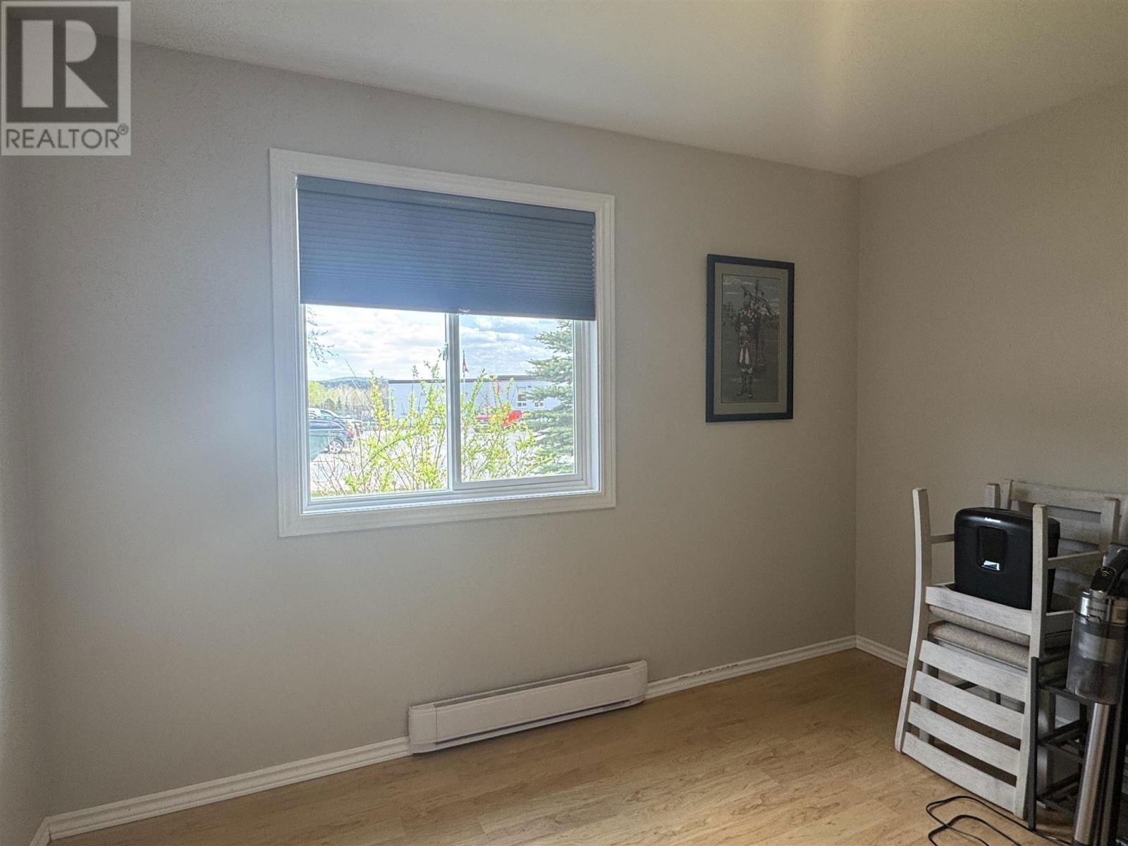 14 FLICKER AVE Image 17