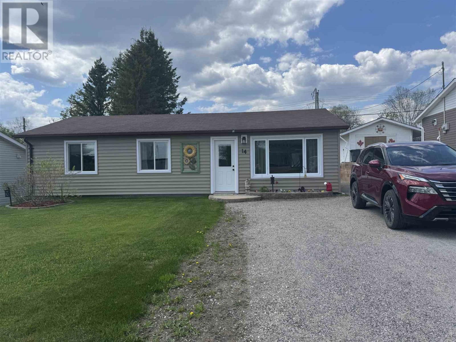 14 FLICKER AVE Image 2