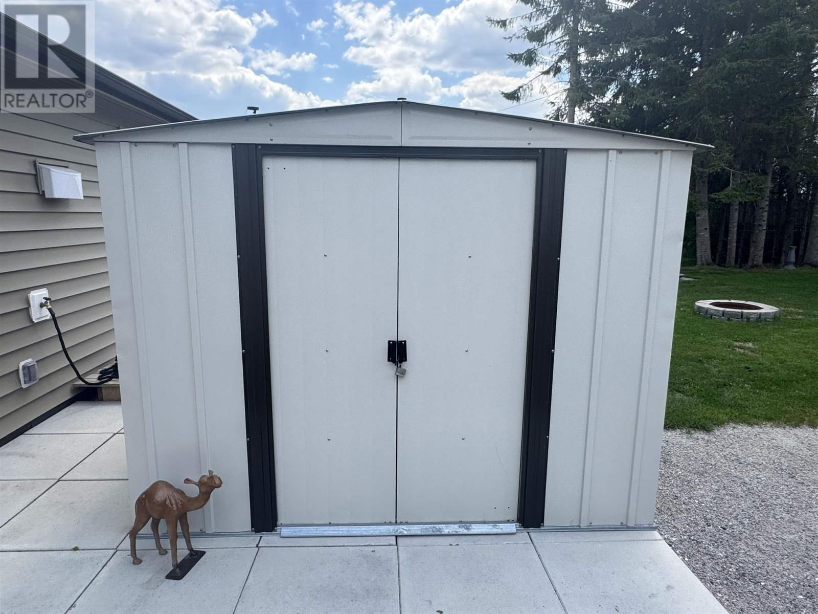 14 FLICKER AVE Image 22