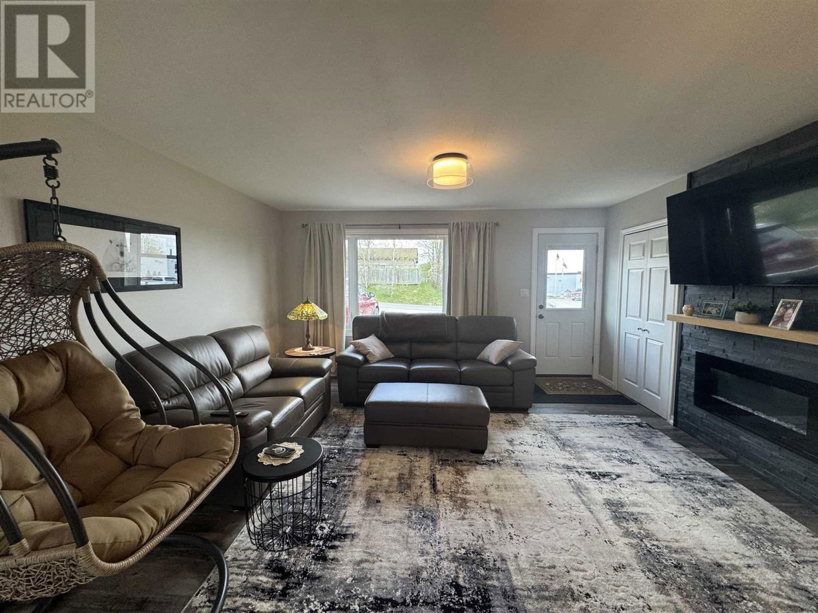 14 FLICKER AVE Image 3
