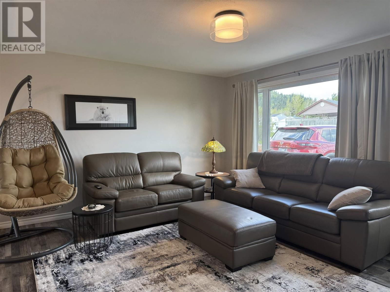 14 FLICKER AVE Image 5