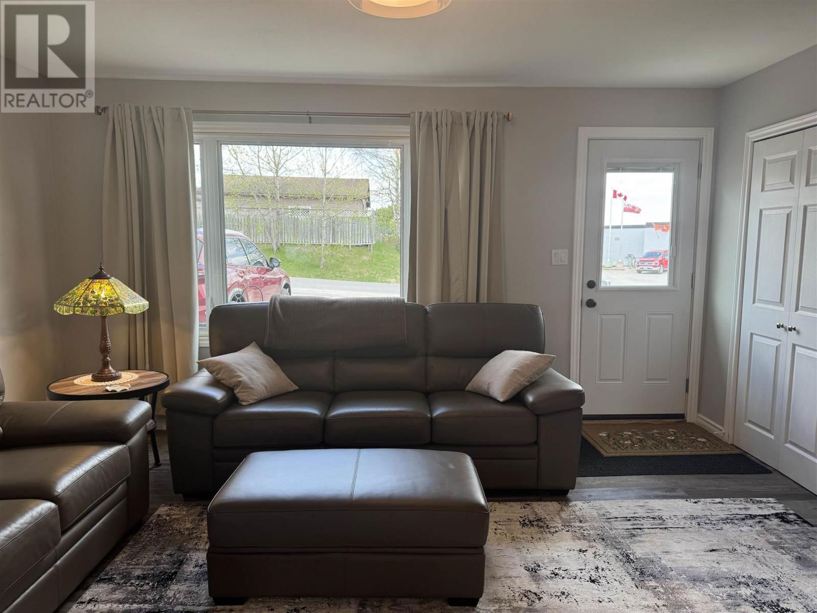 14 FLICKER AVE Image 6