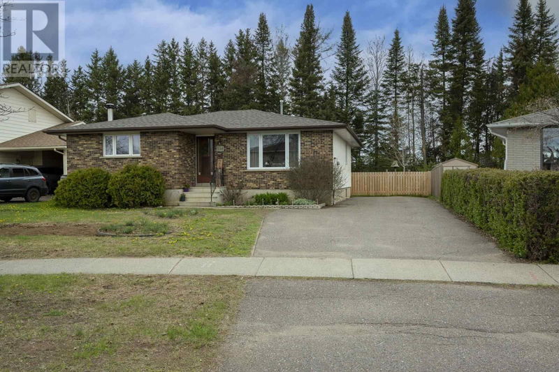 234 Trinity Cres Thunder Bay, Ontario