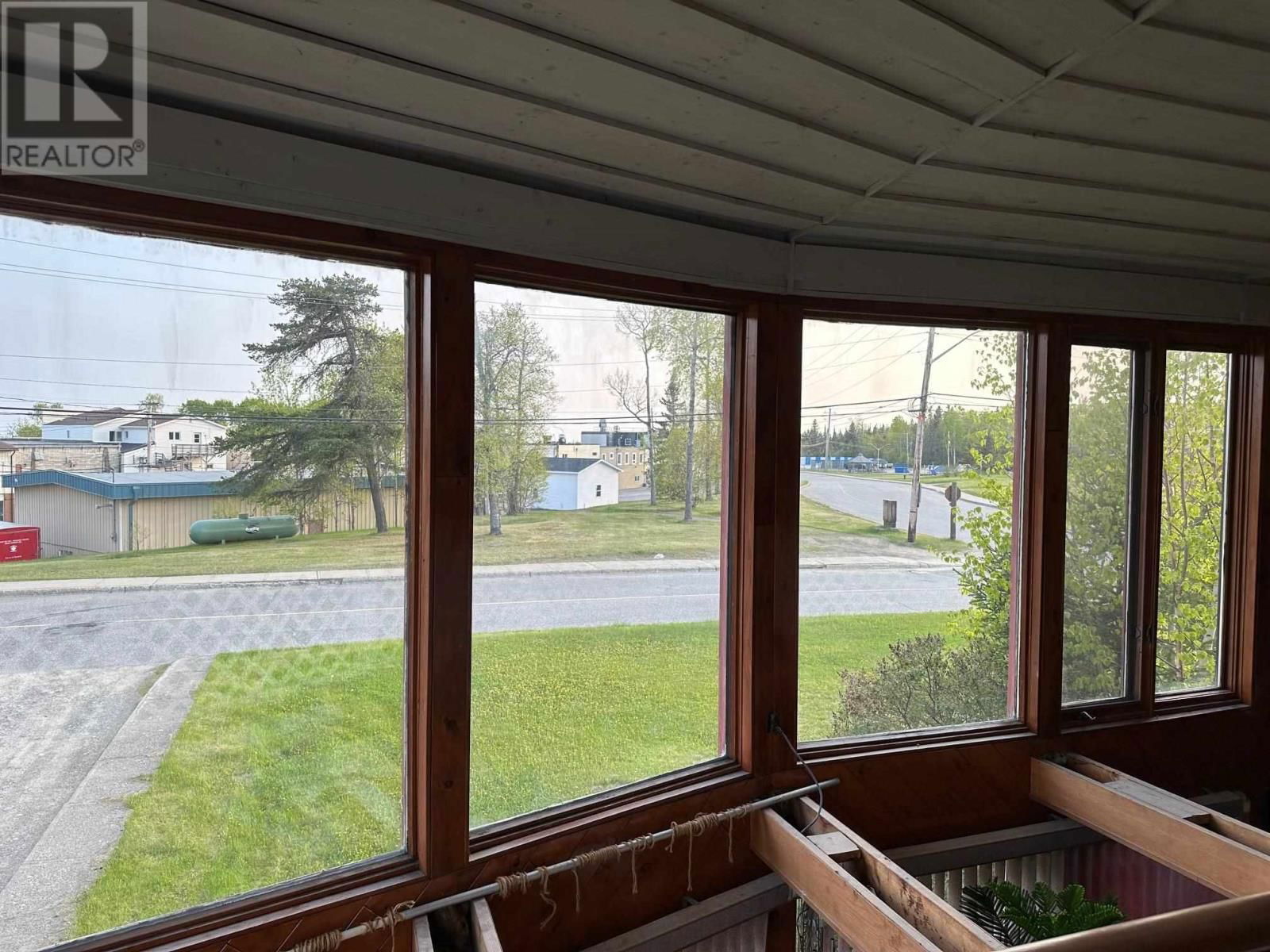 12 HUDSON DR Image 33